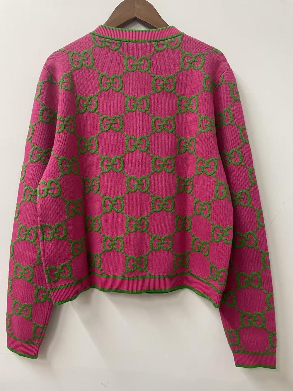 Gucci Pink and Green GG Crew Neck Cardigan Sweater - Picture 12 of 14